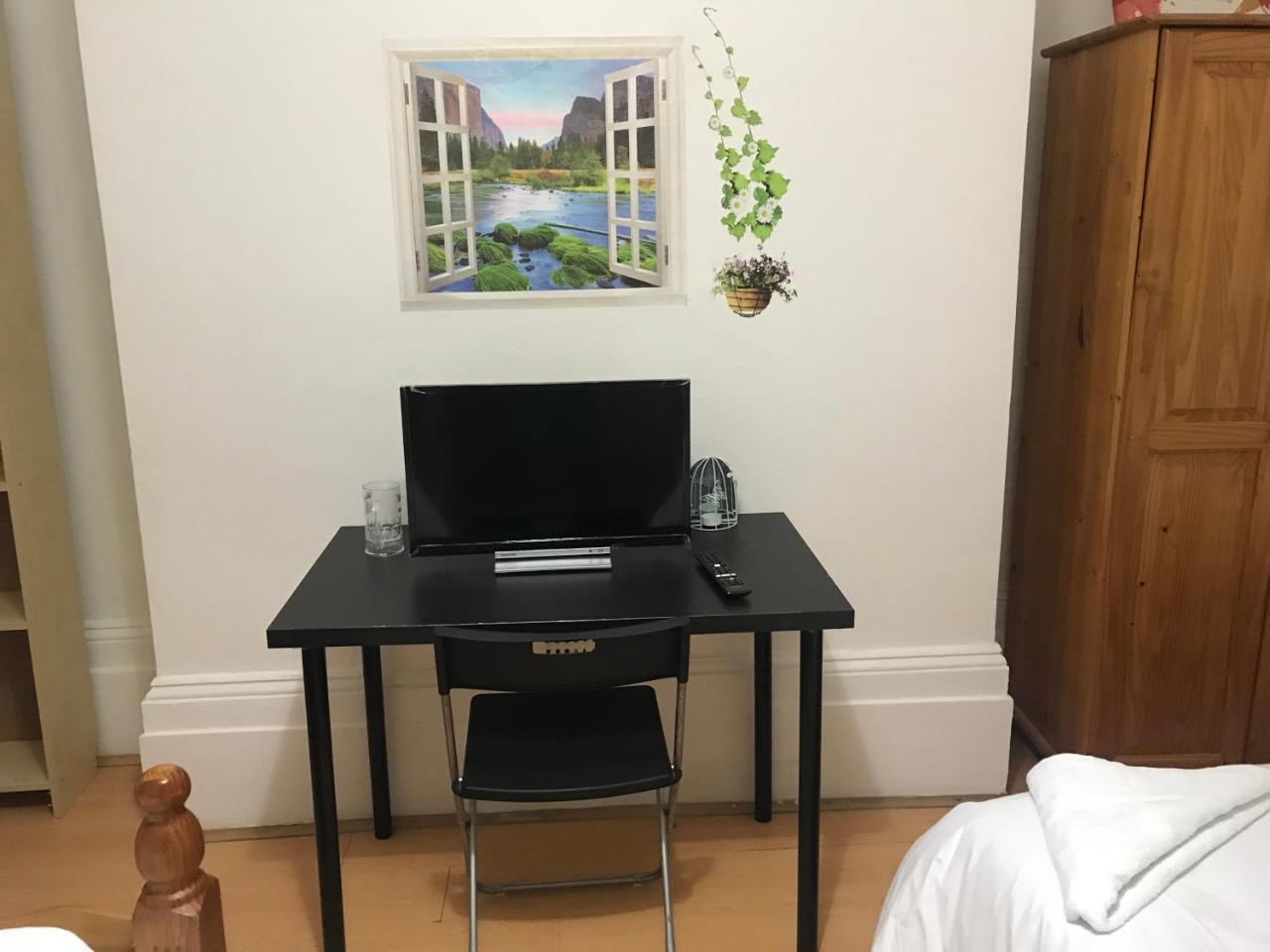 Poplar Guest House Лондон Экстерьер фото